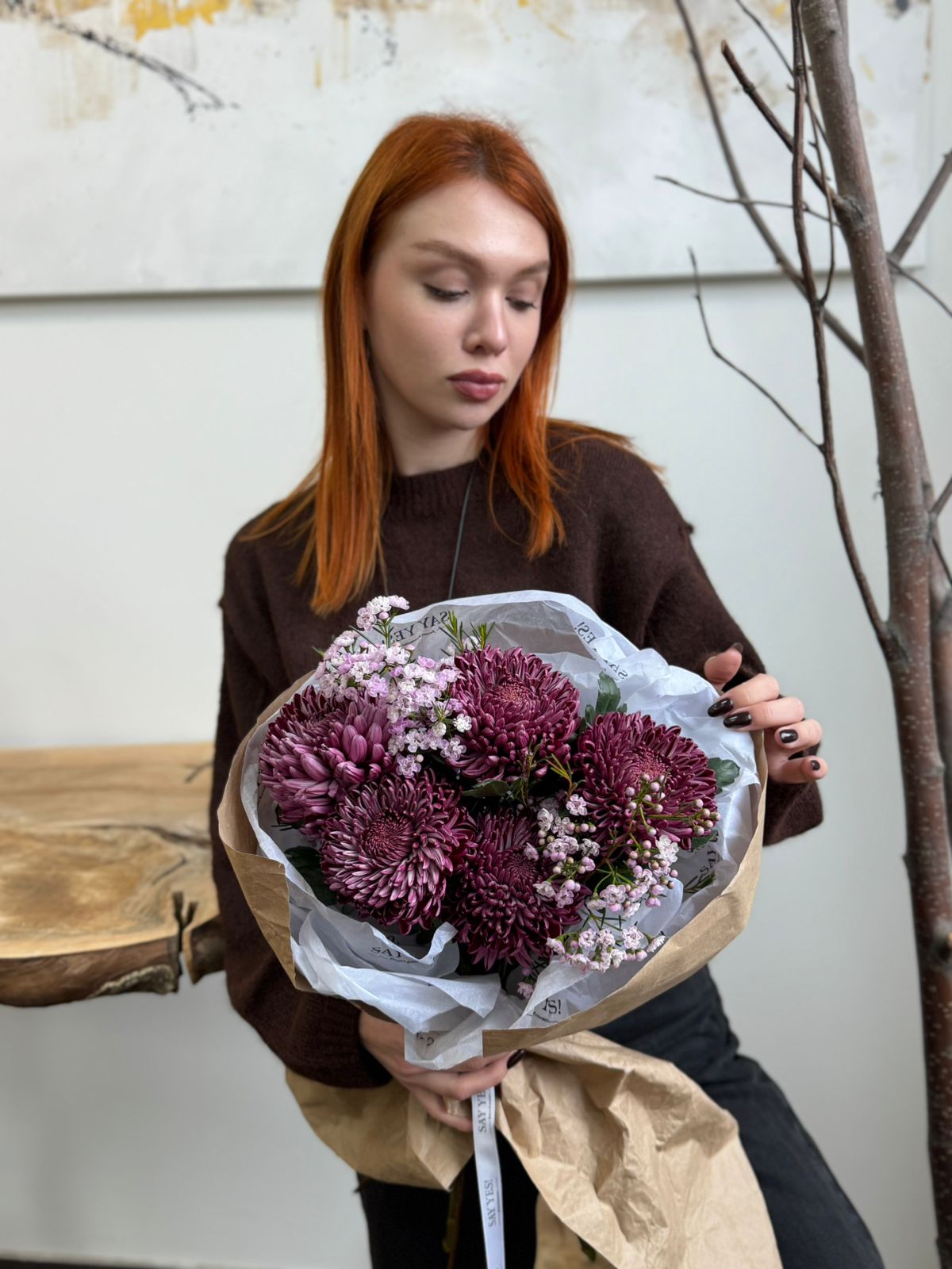 Букет с хризантемой Бигуди и ваксом